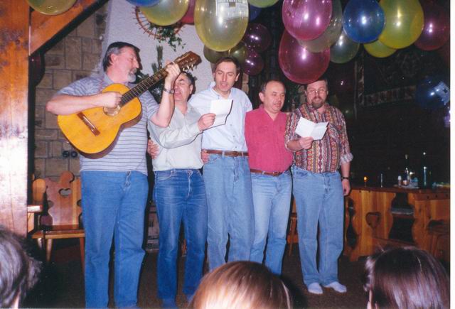 Zpěv a pohybová šou - Hej, hej, pivo nalej - Vašek, Pavel, Honza, Milan, Jirka tn_029.jpg